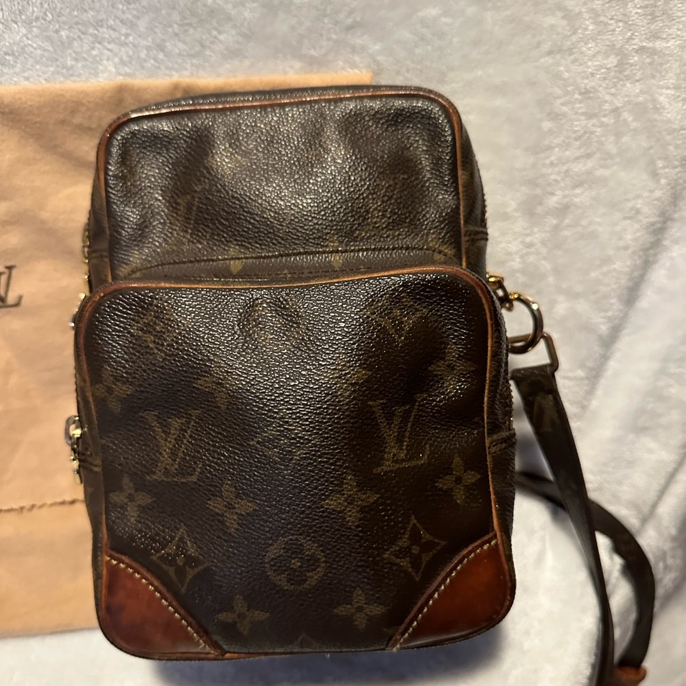 Authentic Vintage Louis Vuitton Amazone Crossbody Unisex Shoulder Bag